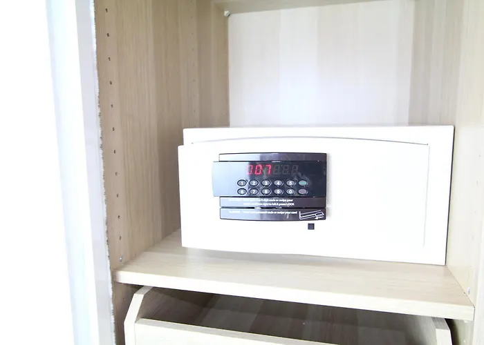 Massena Apartahotel Niza